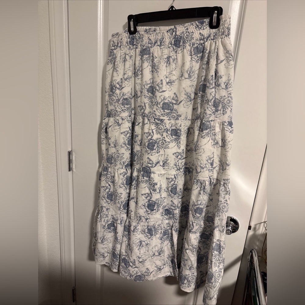 Wish List Women’s L Full Length Bohemian Style Blue& White Skirt 35’